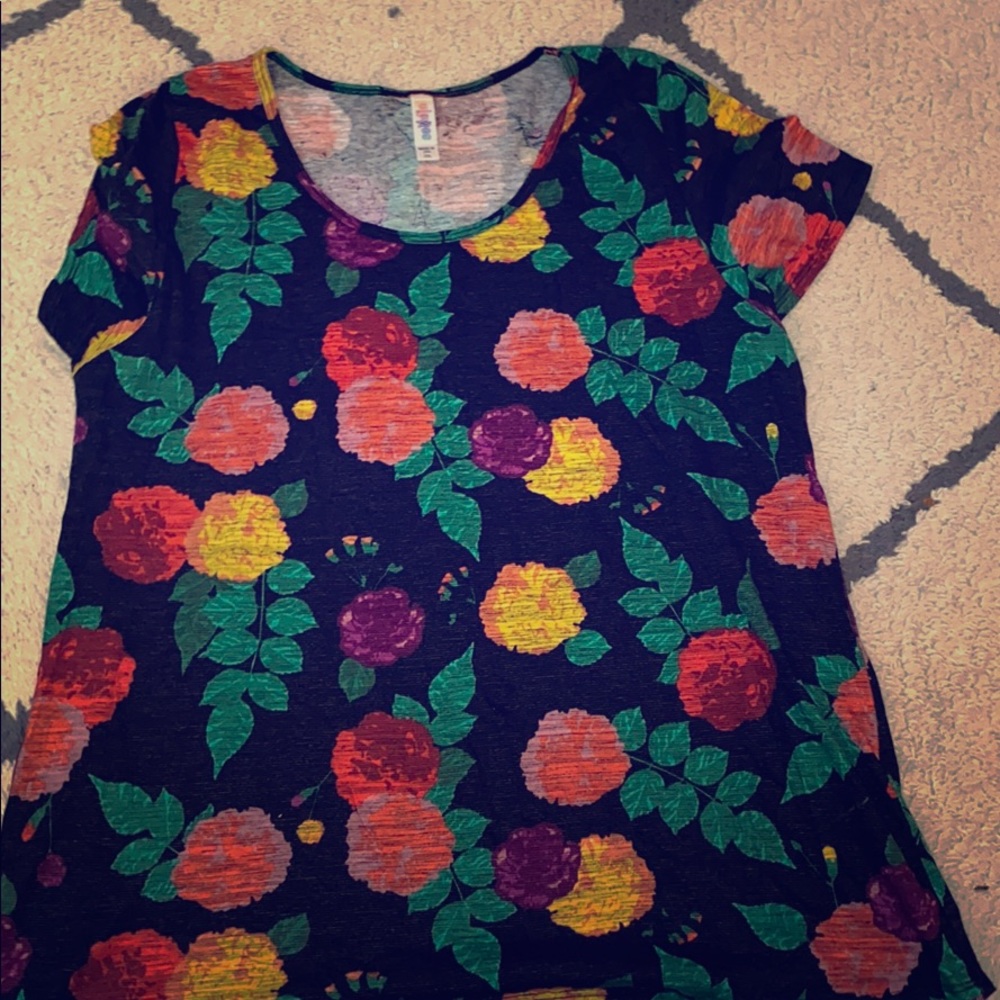 Lularoe classic shirt
